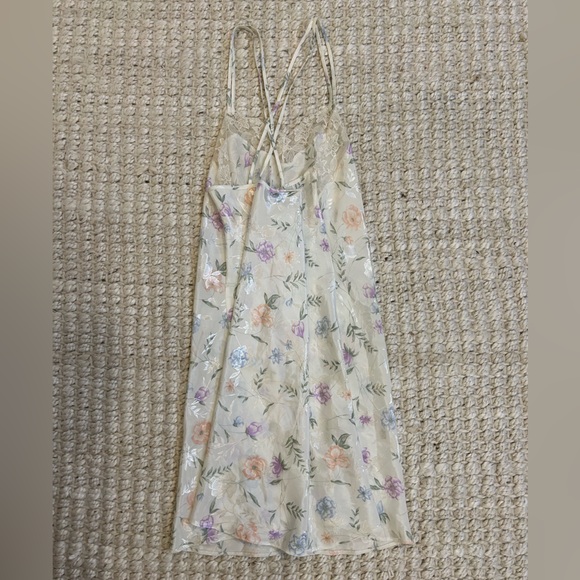 Intimo Amore 100% polyester night gown - Picture 4 of 6